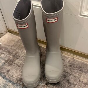 Hunter Light Grey Tall Rubber Rain Boots